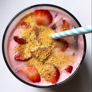 High-Protein Strawberry Cheesecake Smoothie​